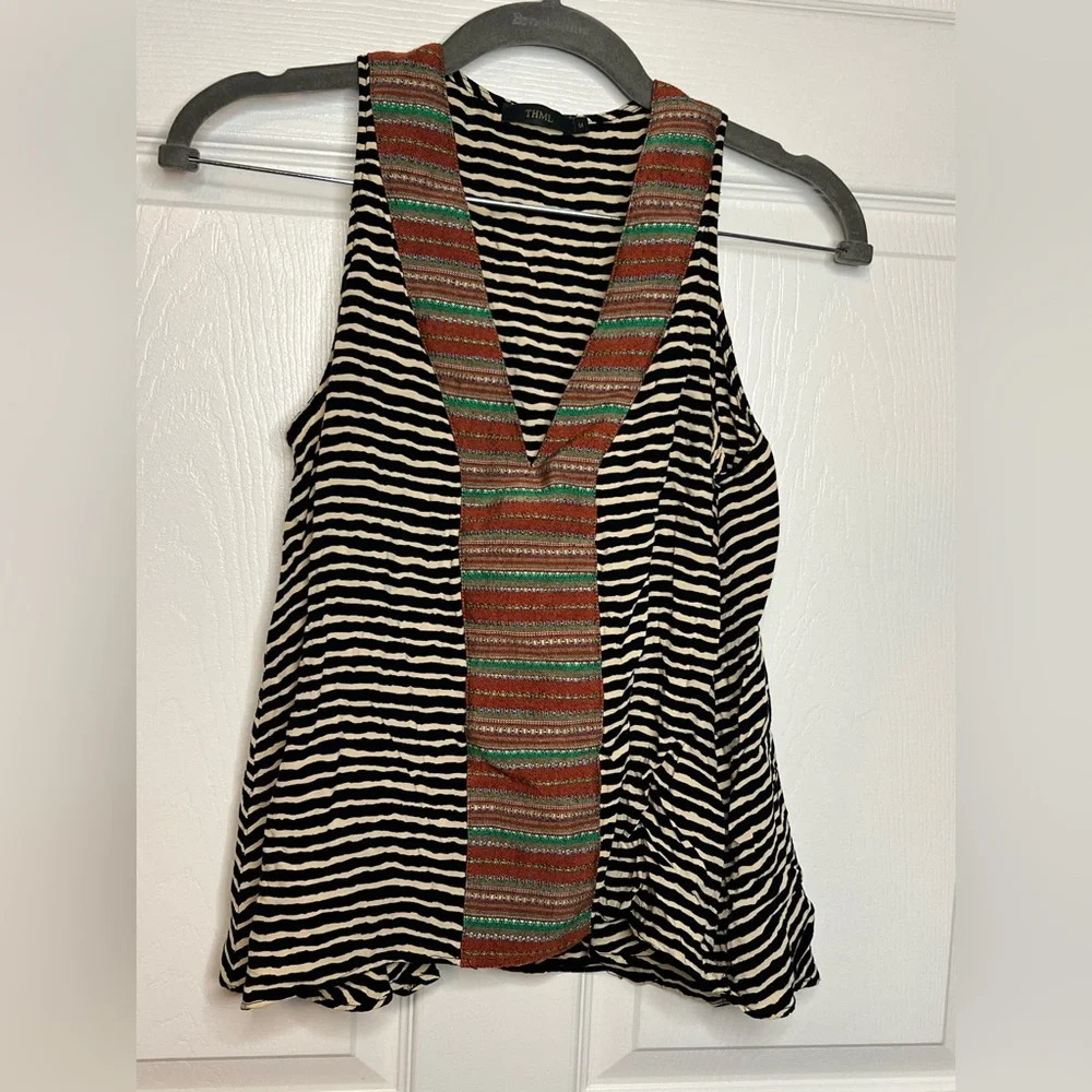 THML Women’s Medium Sleeveless Blouse Black and White Stripes Woven Detail GUC